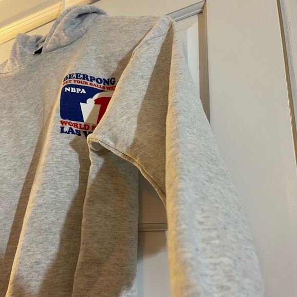 BEERPONG HOODIE - Picture 2 of 5